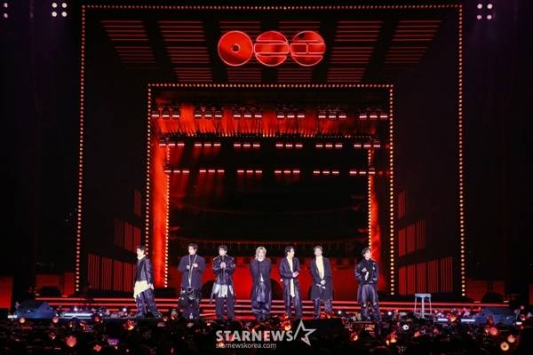 그룹 방탄소년단이 21일 서울 종로구 광화문 광장에서 컴백 공연을 하고 있다. /사진제공=빅히트뮤직,넷플릭스/2026.03.21