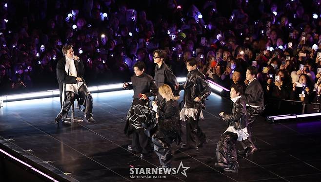 (서울=뉴스1) 박지혜 기자 = 방탄소년단(BTS)이 21일 서울 광화문광장에서 컴백 기념 공연인 ‘BTS 컴백 라이브: 아리랑’ 공연을 펼치고 있다. 2026.3.21/뉴스1  Copyright (C) 뉴스1. All rights reserved. 무단 전재 및 재배포,  AI학습 이용 금지. /사진=(서울=뉴스1) 박지혜 기자