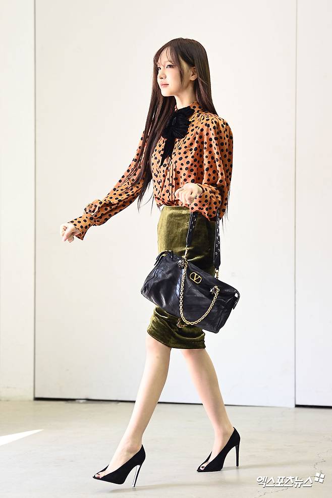 리즈 '걷는게 신기할 정도, 독특한 힐'