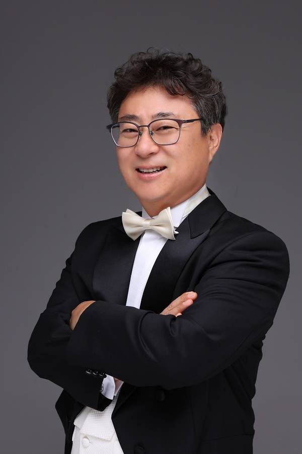 강수형 진천군립교향악단 지휘자