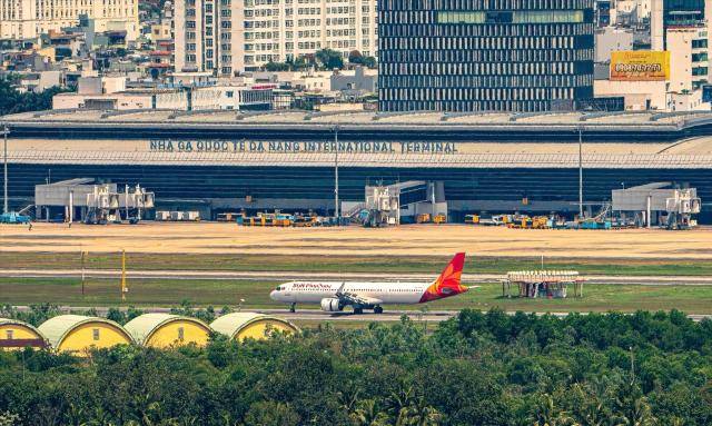 다낭 국제 공항에서 이륙을 기다리는 비행기의 모습 [사진=베트남 통신사]