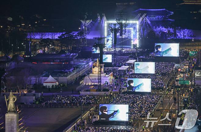 방탄소년단(BTS)이 21일 서울 광화문광장에서 'BTS 컴백 라이브: 아리랑' 발매 기념 컴백 공연을 하고 있다. 2026.3.21 ⓒ 뉴스1 사진공동취재단