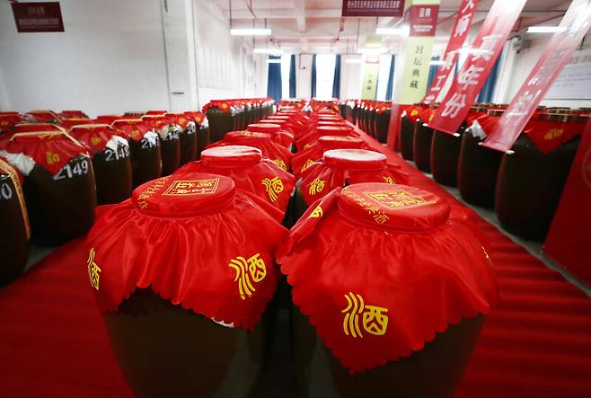 마오타이주 저장고. 흙을 빚어 만든 토기에 술을 저장한다. 박미향 선임기자