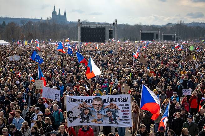 21일 체코 프라하에서 열린 대규모 반정부 집회/사진=EPA 연합뉴스