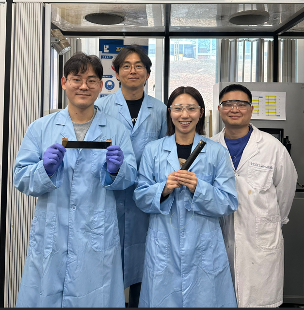 배상윤(왼쪽부터) KAIST 박사과정, 김성수 교수,  강다정 박사과정, 김원빈 박사.[KAIST 제공]