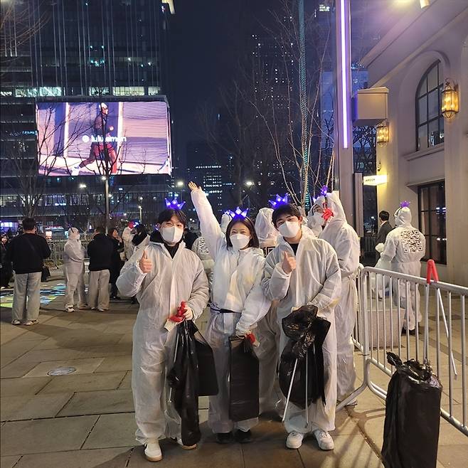 사진 가운데가 이선화씨. 이선화씨 제공