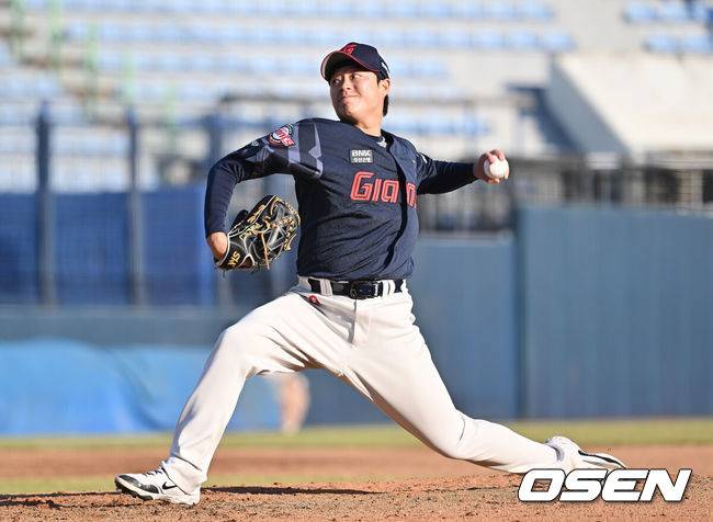 [OSEN=창원, 이석우 기자] 29일 창원 마산야구장에서 2025 울산-KBO Fall League NC 다이노스와 롯데 자이언츠의 경기가 열렸다. 롯데 자이언츠 박세진이 역투하고 있다. 2025.10.29 / foto0307@osen.co.kr