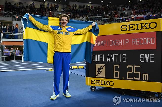 금메달 딴 듀플랜티스 [EPA=연합뉴스]