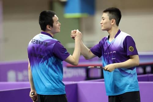 프로탁구리그 시리즈1 남자복식에 나선 안준영(왼쪽)과 장한재 [한국프로탁구연맹 제공. 재판매 및 DB 금지]