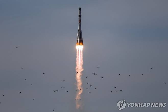 프로그레스 MS-33 실은 소유즈 2.1a 로켓 발사  [로스코스모스/로이터 연합뉴스. 재판매 및 DB 금지]