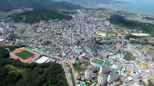 경남 남해군 남해읍 전경. 남해군 제공
