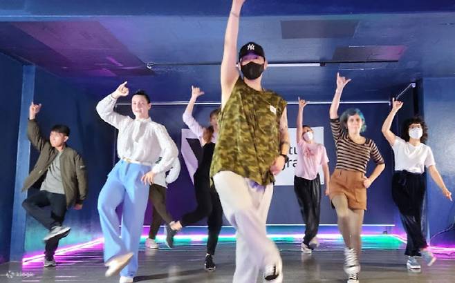 외국인 대상의 K팝 강의 상품 (사진=클룩)