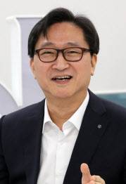 [이데일리 김태형 기자] 권혁상 신한은행 외환본부 본부장이 지난 18일 서울 중구 신한은행 본점에서 이데일리와 인터뷰하고 있다.