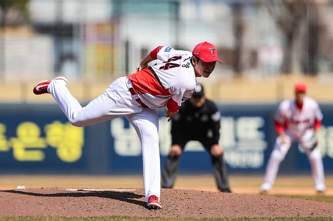 KIA 이태양이 14일 광주-기아 챔피언스 필드에서 열린 2026 KBO리그 시범경기 KT와 경기에서 역투하고 있다. 사진 | KIA 타이거즈