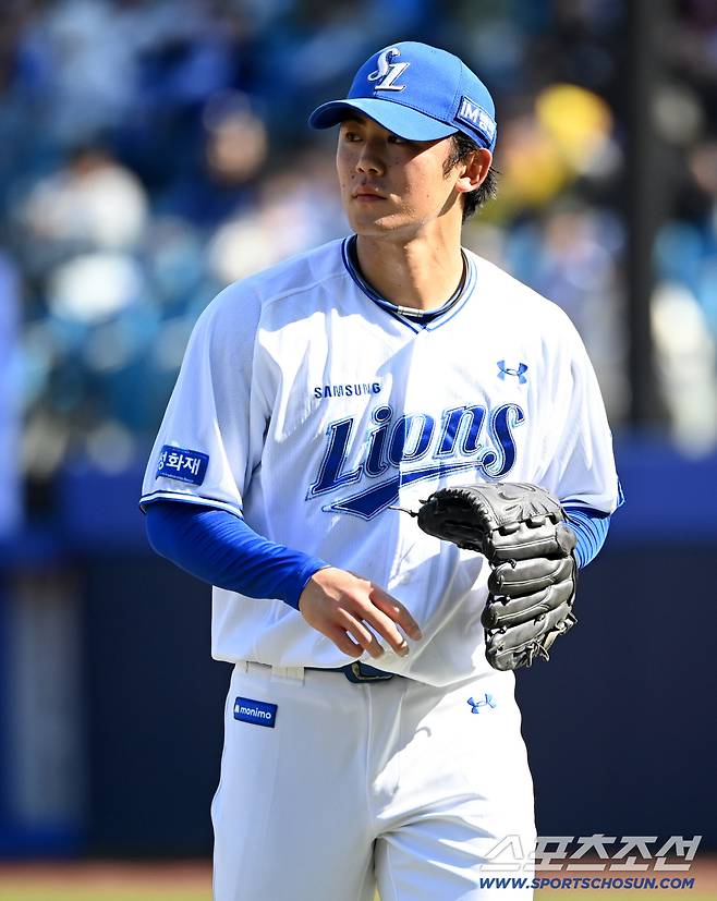 22일 대구삼성라이온즈파크에서 열린 LG와 삼성의 시범경기. 이닝을 끝낸 뒤 더그아웃으로 향하는 삼성 미야지. 대구=허상욱 기자wook@sportschosun.com/2026.03.22/