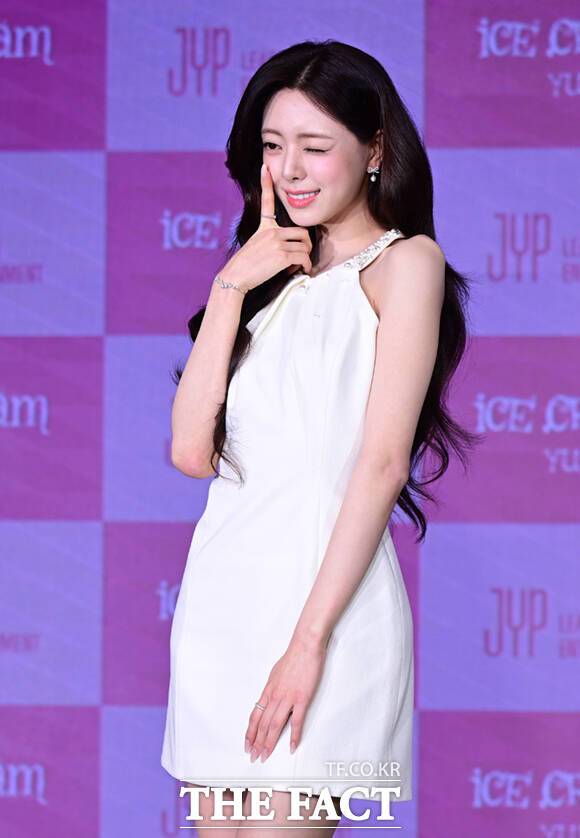 유나는 'Ice Cream'을 '고당도 아이스크림"이라고 표현하며 많은 사람이 웃을 수 있는 앨범이 되기를 바랐다./이새롬 기자