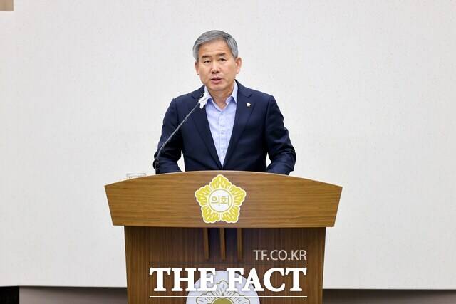 김봉균 당진시의원이 23일 제127회 임시회 5분 자유발언에서 보행 약자를 위한 소규모 근린생활시설 '경사로 보급사업' 도입을 제안했다. /당진시의회