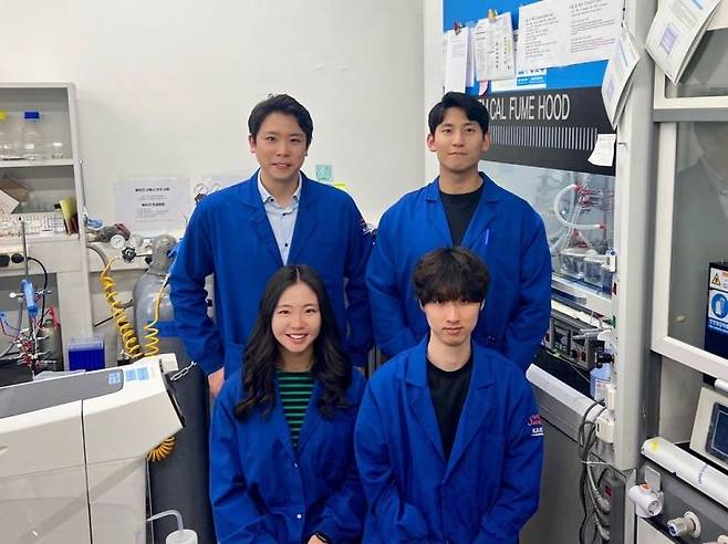 (좌측 상단부터) 박지민 교수, 이재웅 박사, 임리안 석사, 이창호 박사과정. KAIST