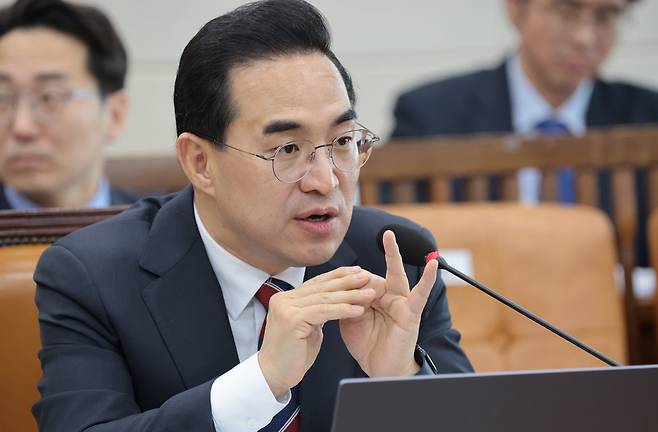 더불어민주당 소속 국회의원 박홍근 기획예산처 장관 후보자가 23일 오전 서울 여의도 국회에서 열린 재정경제획위원회의 인사청문회에서 의원 질의에 답하고 있다. 2026.03.23 /남강호 기자