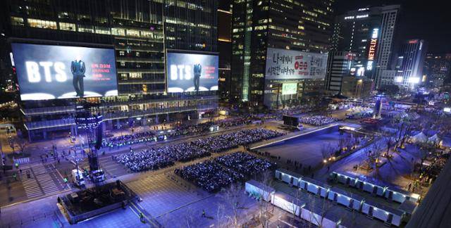 21일 서울 종로구 광화문광장에서 BTS 컴백 라이브: 아리랑(BTS THE COMEBACK LIVE | ARIRANG)이 열리고 있다.뉴스1