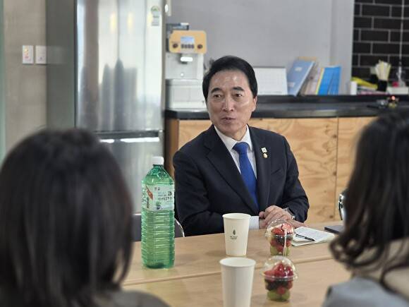 박수현 의원이 충남도지사 출마 선언 후 민심 소통 행보를 이어가고 있다 [사진=박수현 의원실]