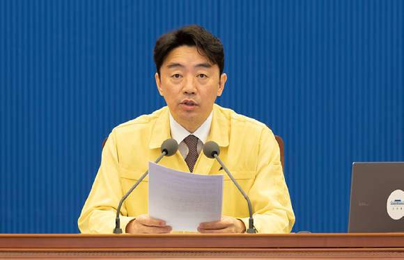 강훈식 대통령 비서실장이 3일 청와대 여민관에서 수석보좌관회의에서 발언하고 있다. 2026.3.3 [청와대 제공. 재판매 및 DB 금지] [사진=연합뉴스]