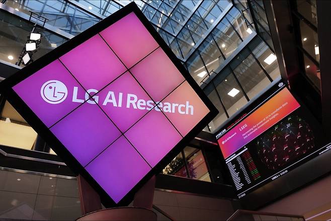 LG AI연구원과 LSEG는 지난해 9월 영국 런던증권거래소에서 엑사원 비즈니스 인텔리전스 상용화 서비스를 알리는 행사를 진행했다.  LG
