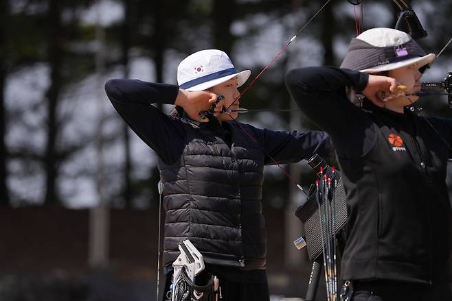 최근 끝난 양궁 국가대표 3차 선발전 컴파운드 여자부에서 경기를 펼치는 강연서. 대한양궁협회