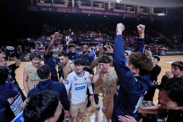 류큐 골든 킹스가 알바크 도쿄를 꺾고 동아시아슈퍼리그(EASL) 3위를 차지했다./EASL