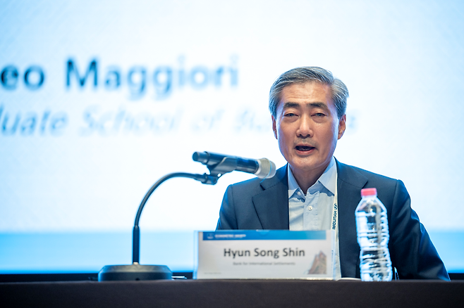 신현송 한국은행 총재 후보자가 지난해 8월 서울 강남구 코엑스에서 열린 ESWC ‘중앙은행 디지털 화폐(CBDC)의 현재 상황’ 세션에서 발표하고 있다. [ESWC 제공]