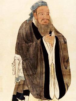 유교의 성인 공자(孔子, BC 551~479)의 초상. 공자는 가정을 우주적 질서의 축소판으로 보았으며, 부모와 자식 간의 사랑인 ‘효’가 사회 평화와 국가 질서의 근간임을 역설했다. 이러한 유교적 가풍은 장차 이 땅에 오실 참부모와 그들을 향한 인류의 효정을 예고하는 철학적 밑거름이 되었다. 출처: Wikimedia Commons(Public Domain)