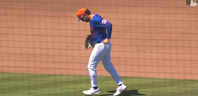 ▲ 무릎 통증으로 교체되는 마이크 터크먼.