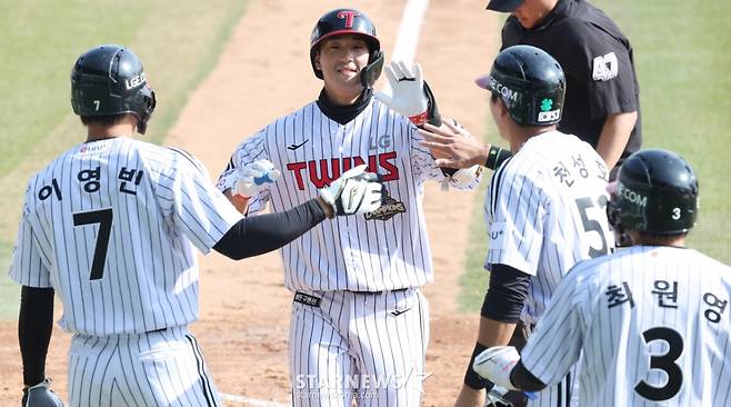 [B하인드★] 슈퍼루키 1위 박준현 혼쭐! 155km면 뭐해? 0.1이닝 2피안타 4실점, 8R 박준건은 배짱투로 1이닝 무실점