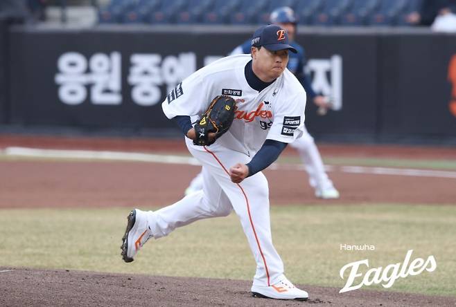 한화 이글스 류현진이 23일 대전 한화생명 볼파크에서 열린 2026 KBO 시범경기 NC 다이노스전에 선발등판, 4이닝 3실점 1자책을 기록했다. 사진 한화 이글스