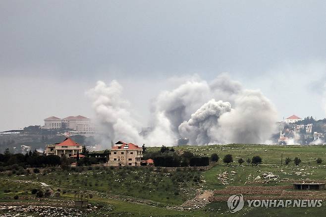 이스라엘의 공습을 받은 레바논 남부 마르라윤 마을 [로이터=연합뉴스 자료사진. 재판매 및 DB금지]