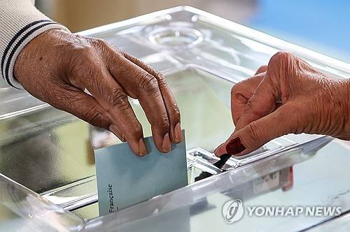 22일 끝난 프랑스 지방선거 [EPA 연합뉴스 자료사진. 재판매 및 DB 금지]
