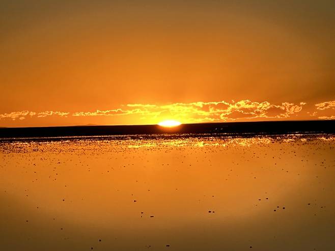 우유니 소금 사막의 비현실적 풍경. /필자 제공