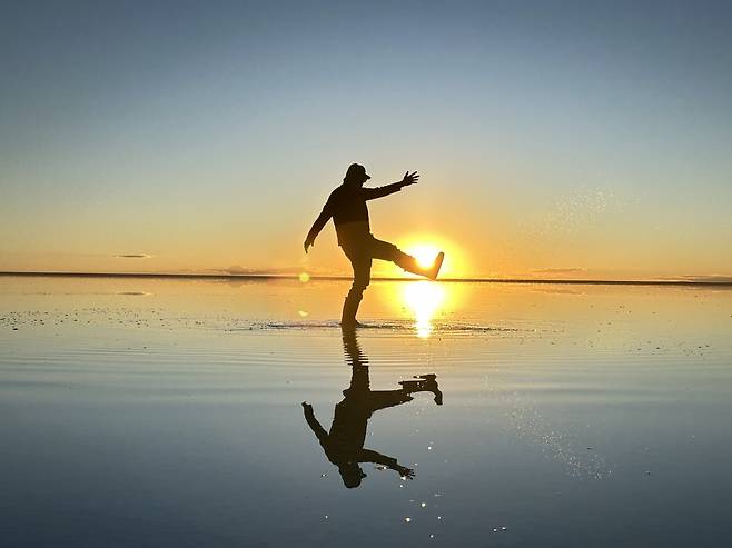 우유니 소금 사막에선 잊을 수 없는 기억을 선물받게 된다. /필자 제공