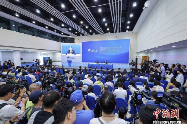 중국 하이난성 보아오포럼 행사장에서 기자회견이 열리고 있다. (사진=중국 신문판공실)