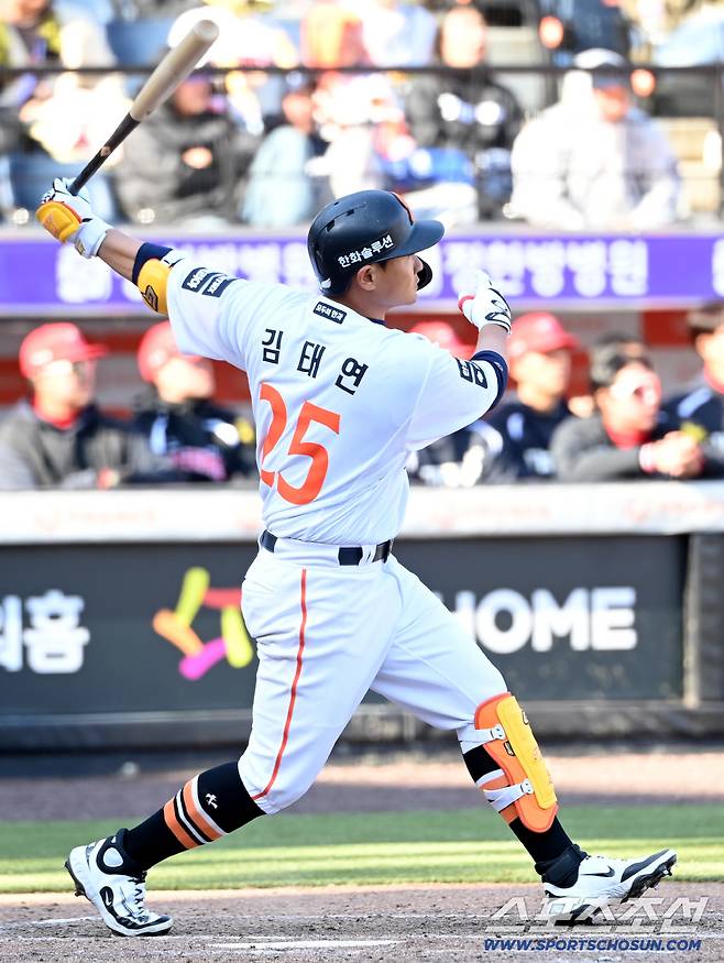 19일 대전한화생명볼파크에서 열린 KIA와 한화의 시범경기. 9회말 1사 1루 한화 김태연이 끝내기 2점홈런을 치고 있다. 대전=허상욱 기자wook@sportschosun.com/2026.03.19/