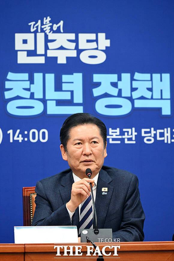 청년 관계 기구 청년 정책 제안 간담회에서 모두발언 하는 정 대표.