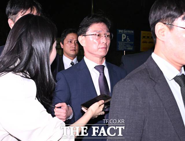 채상병 순직사건 수사 외압 주요 피의자 임성근 전 해병대 1사단장이 지난해 10월 서울 서초구 서울중앙지방법원에서 열린 구속 전 피의자 심문(영장실질심사)을 마친 뒤 법원을 나서고 있다. /이새롬 기자