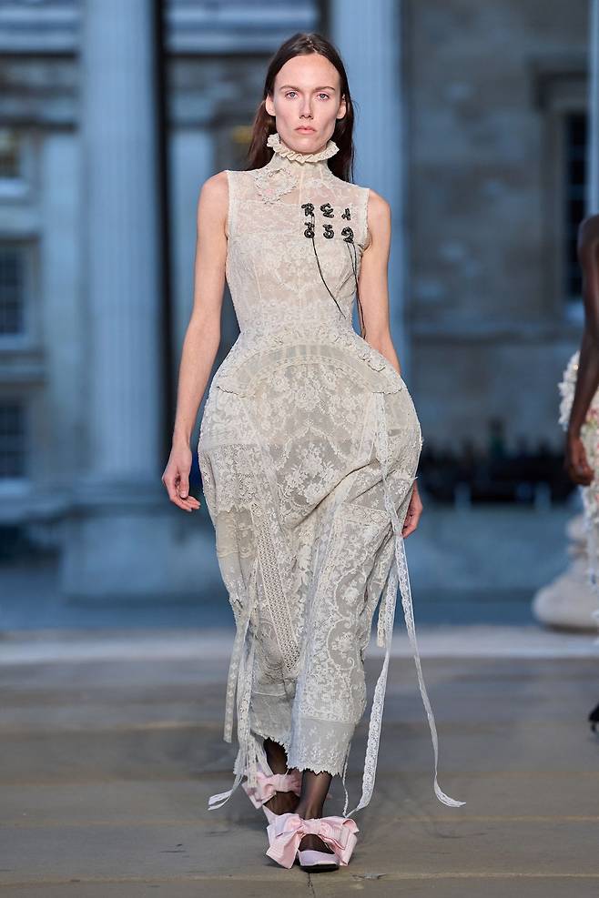 에르뎀 2026 S/S 컬렉션