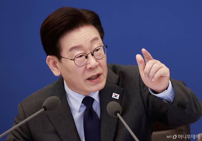 (서울=뉴스1) 허경 기자 = 이재명 대통령이 24일 청와대에서 열린 국무회의에서 발언하고 있다. (청와대통신사진기자단) 2026.3.24/뉴스1  Copyright (C) 뉴스1. All rights reserved. 무단 전재 및 재배포,  AI학습 이용 금지. /사진=(서울=뉴스1) 허경 기자