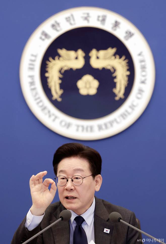 (서울=뉴스1) 허경 기자 = 이재명 대통령이 24일 청와대에서 열린 국무회의에서 발언하고 있다. (청와대통신사진기자단) 2026.3.24/뉴스1  Copyright (C) 뉴스1. All rights reserved. 무단 전재 및 재배포,  AI학습 이용 금지. /사진=(서울=뉴스1) 허경 기자