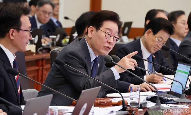 (서울=뉴스1) 허경 기자 = 이재명 대통령이 24일 청와대에서 열린 국무회의에서 발언하고 있다. (청와대통신사진기자단) 2026.3.24/뉴스1  Copyright (C) 뉴스1. All rights reserved. 무단 전재 및 재배포,  AI학습 이용 금지. /사진=(서울=뉴스1) 허경 기자