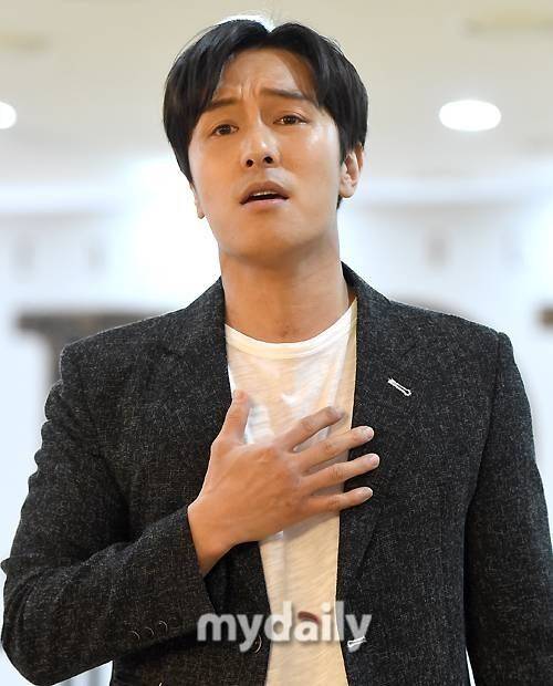 김동완 / 마이데일리