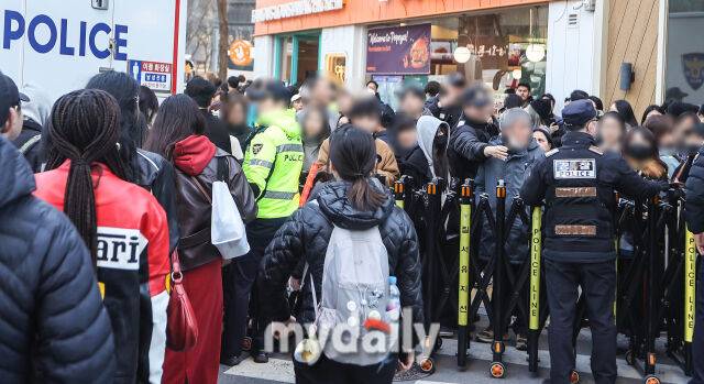 방탄소년단(BTS) 컴백 공연 당시 광화문 인근 풍경 / 유진형 기자