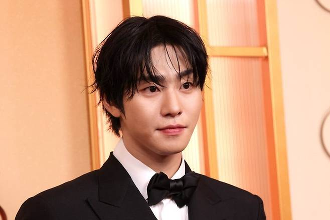 배우 안효섭이 15일(현지시간) 미국 로스앤젤레스(LA) 돌비 극장에서 개최된 '제98회 아카데미 시상식'에 참석해 포토 월에서 포즈를 취하고 있다. AP연합