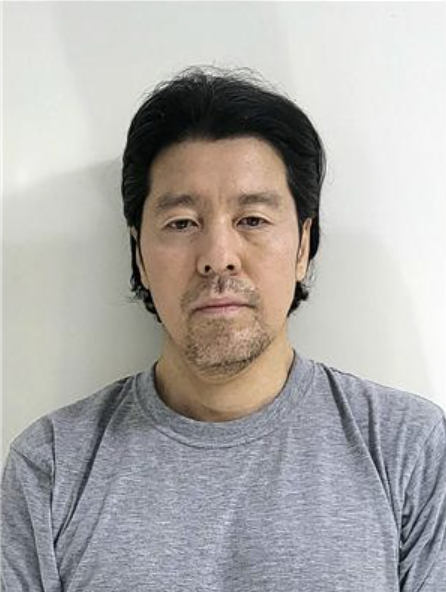 지난 17일 부산에서 전 직장동료였던 항공사 기장을 살해한 혐의 등을 받는 김동환(49). 부산경찰청 홈페이지 캡처